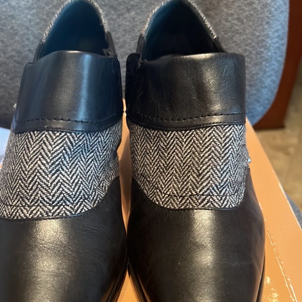 booties - Picture 3 of 7